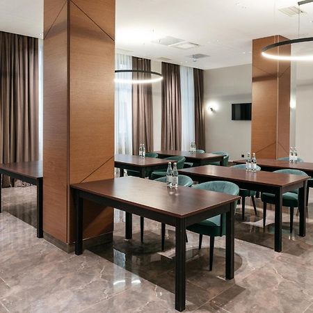 Raavah Aparthotel Almati Kültér fotó