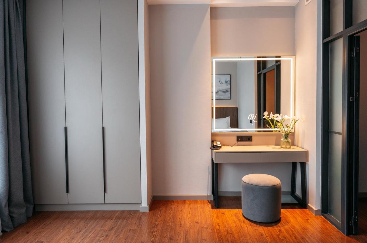 Raavah Aparthotel Almati Kültér fotó