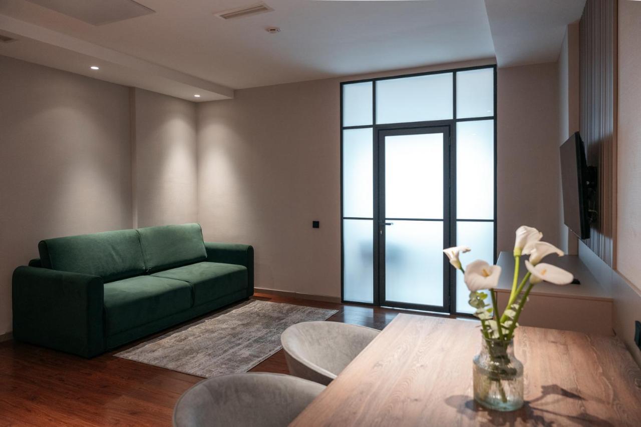 Raavah Aparthotel Almati Kültér fotó
