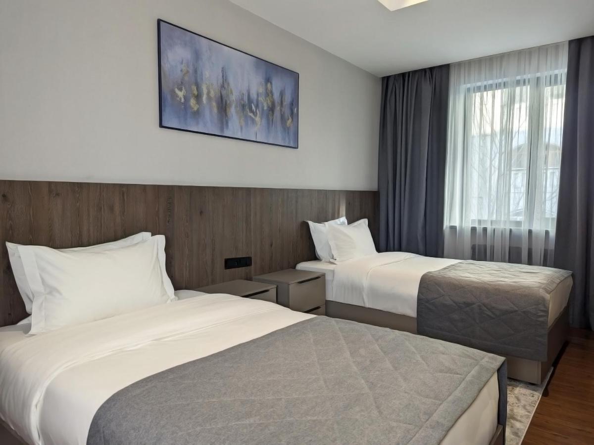 Raavah Aparthotel Almati Kültér fotó