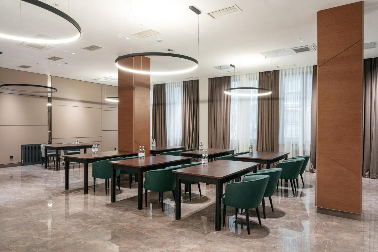 Raavah Aparthotel Almati Kültér fotó