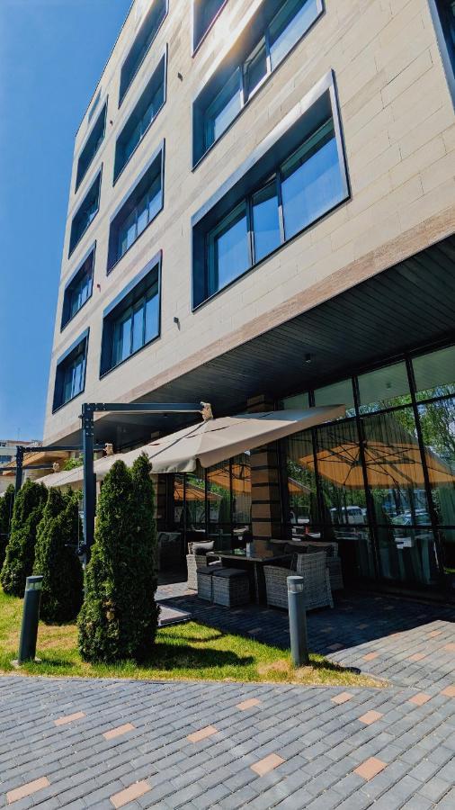 Raavah Aparthotel Almati Kültér fotó