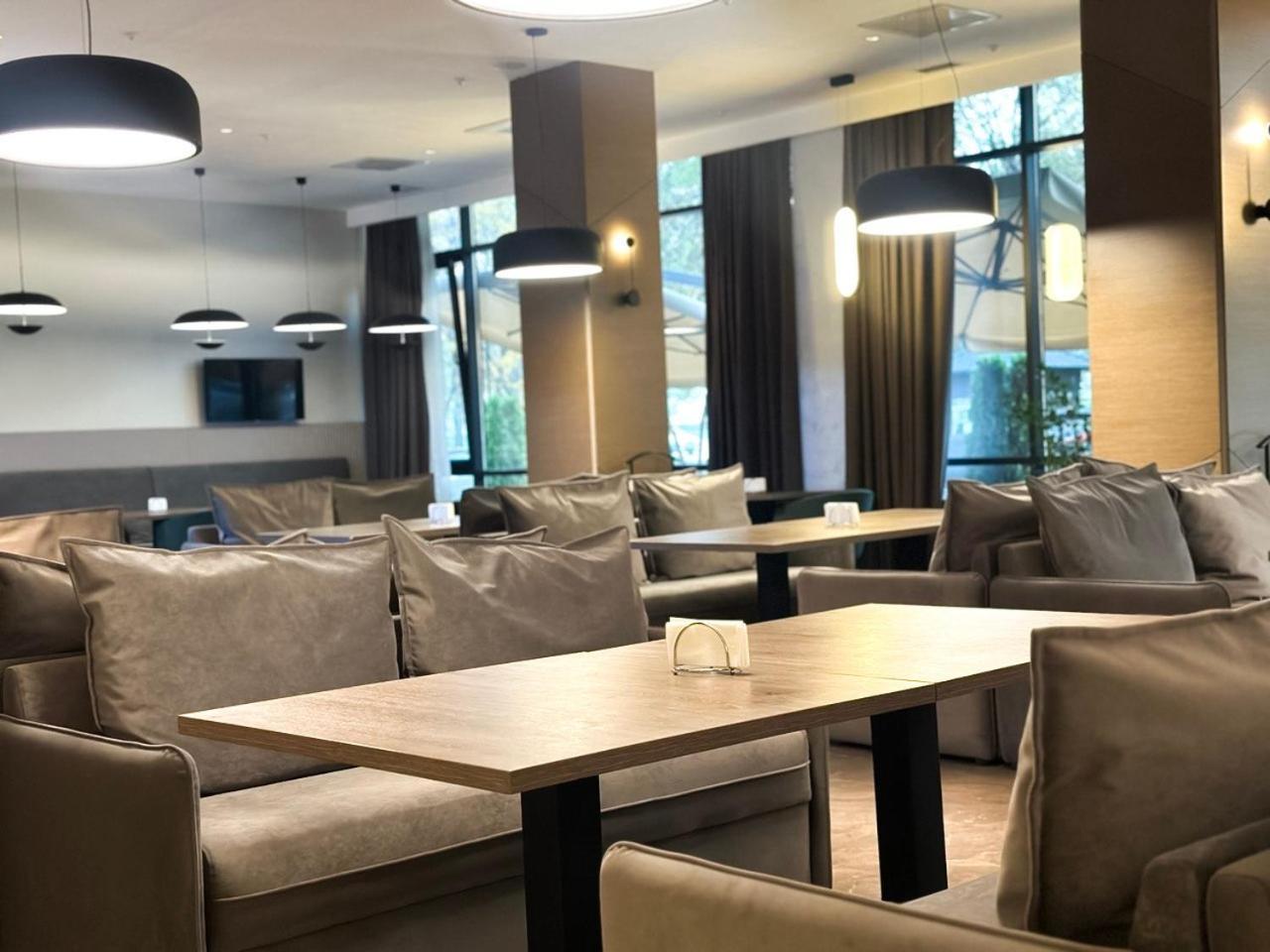 Raavah Aparthotel Almati Kültér fotó