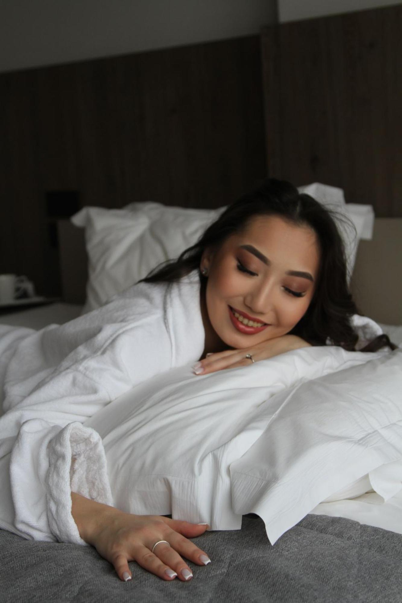 Raavah Aparthotel Almati Kültér fotó